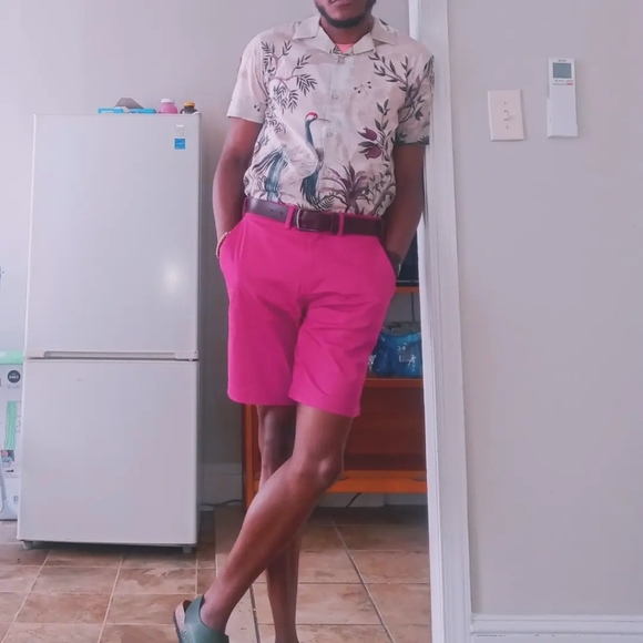 Confident's - Picture 5 of 15